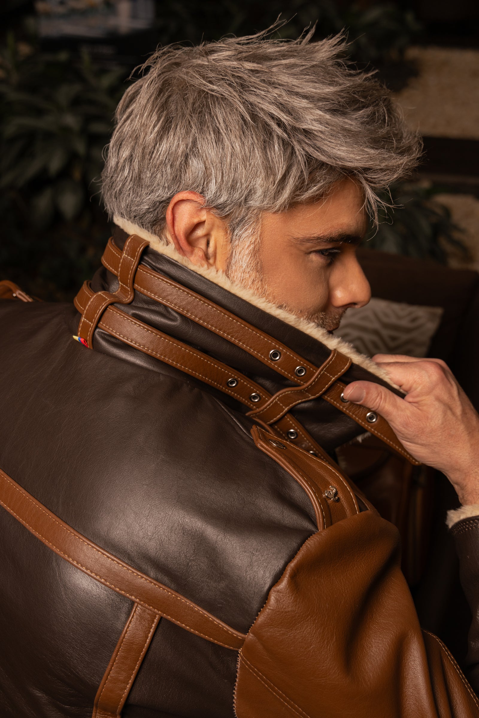 BOMBER JACKET BACK DETAIL BROWN WALNUT